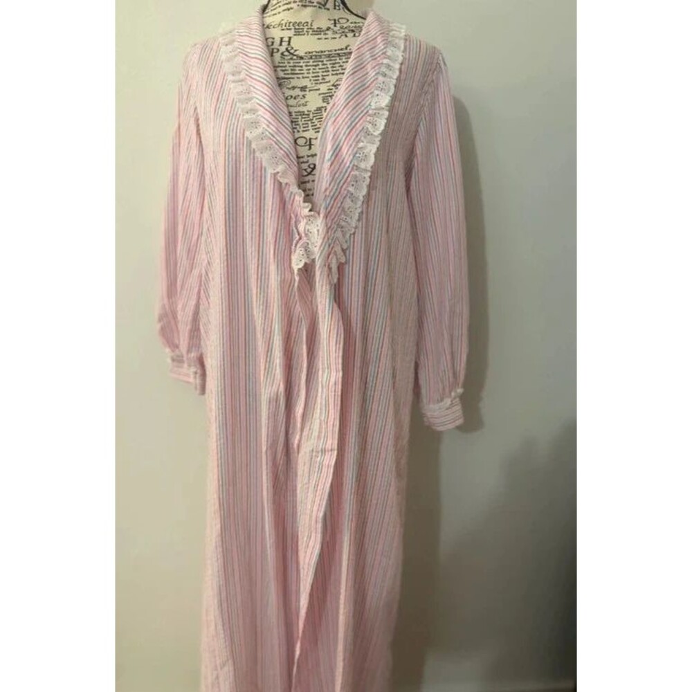 Unbranded Vintage floor length striped ruffle lace dressing gown